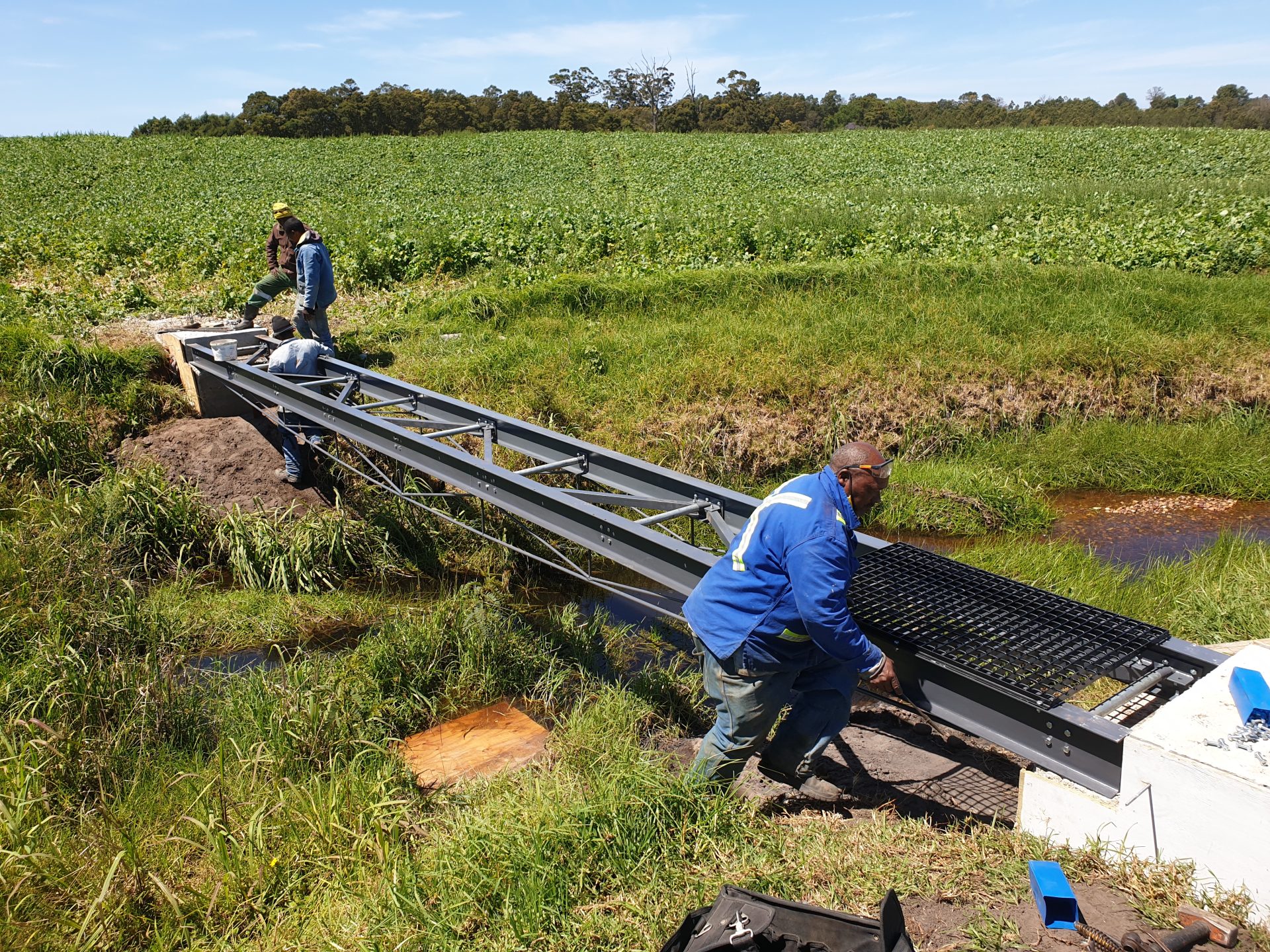 10 meter steel bridge designed and fabricated for pivot crossing